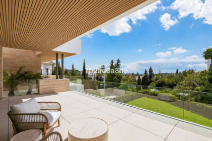 a0677062b8da25ac6f6f290fff53a678 - 31