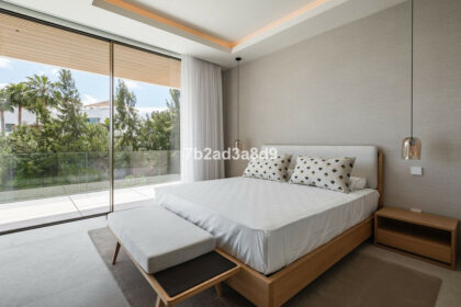 a0677062b8da25ac6f6f290fff53a678 - 38