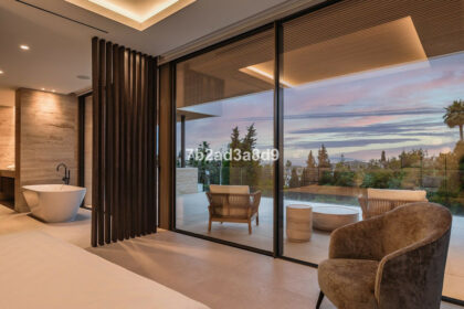 a0677062b8da25ac6f6f290fff53a678 - 57