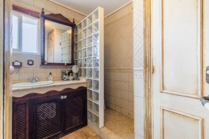 a37d97600f1bbddca014b3d87090df4f - 21