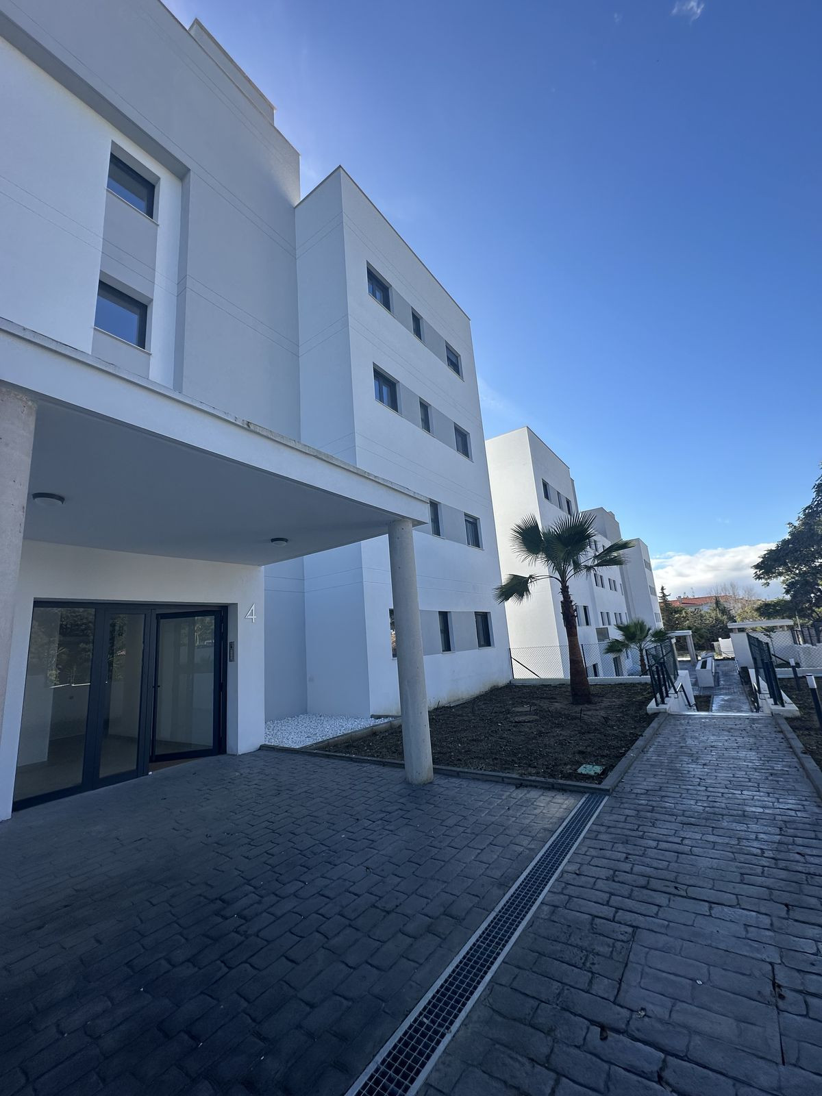 ae16e4fc902836b4765044fb79193b96 - 23