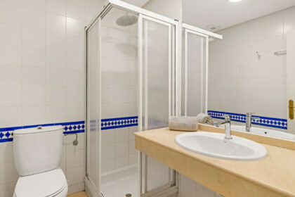 ae2245c6aaa778038d8a5a8bba6b36d1 - 15