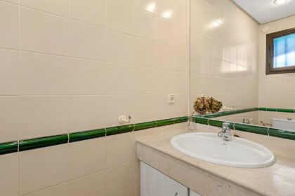 ae2245c6aaa778038d8a5a8bba6b36d1 - 16