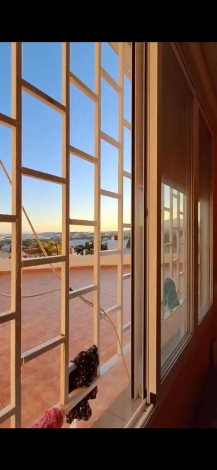 b772f056a84d66c7bf97fba707c7108b - 1