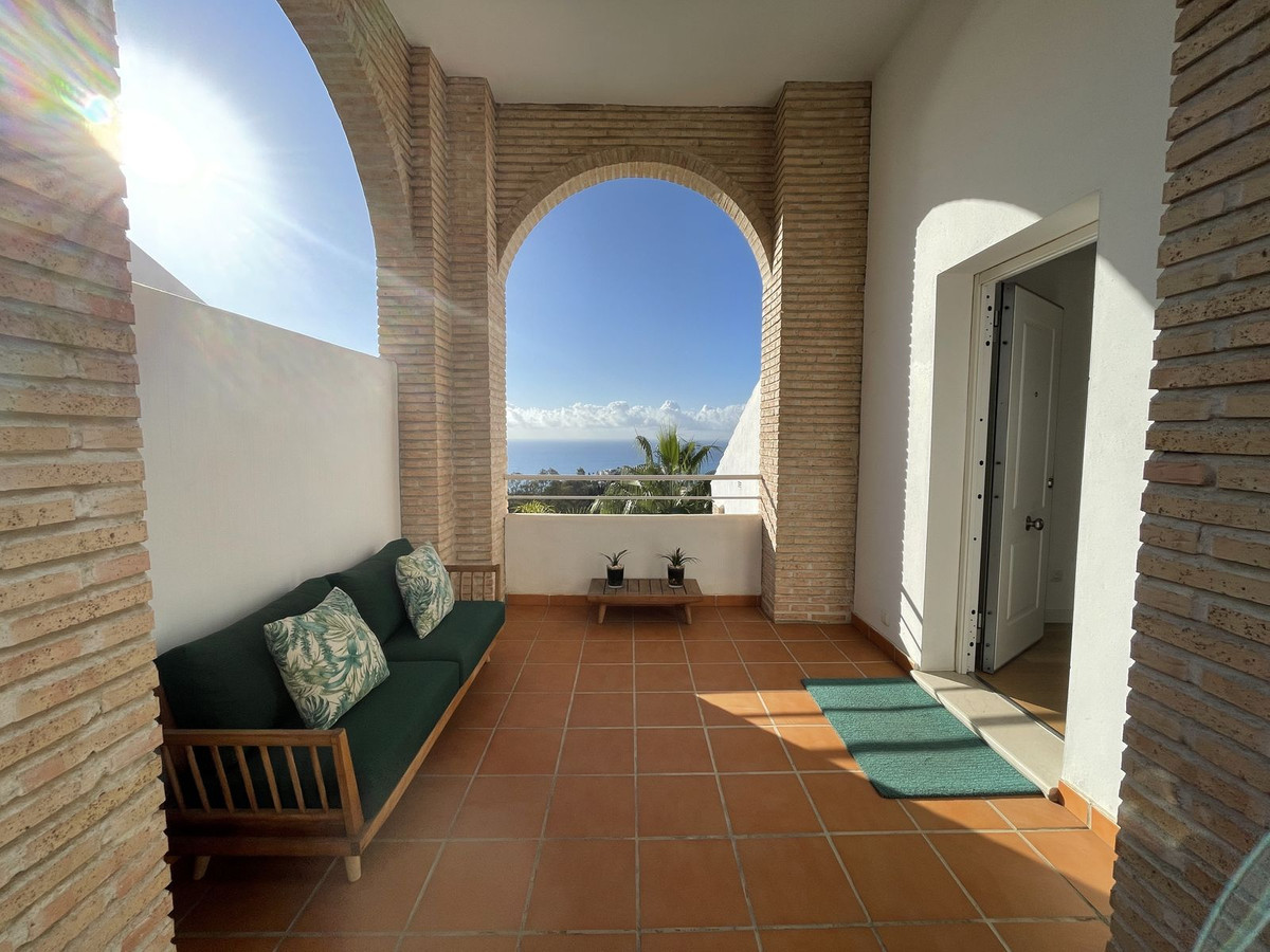 b994c0f5d157692ac5ea79729ca136bc - 14