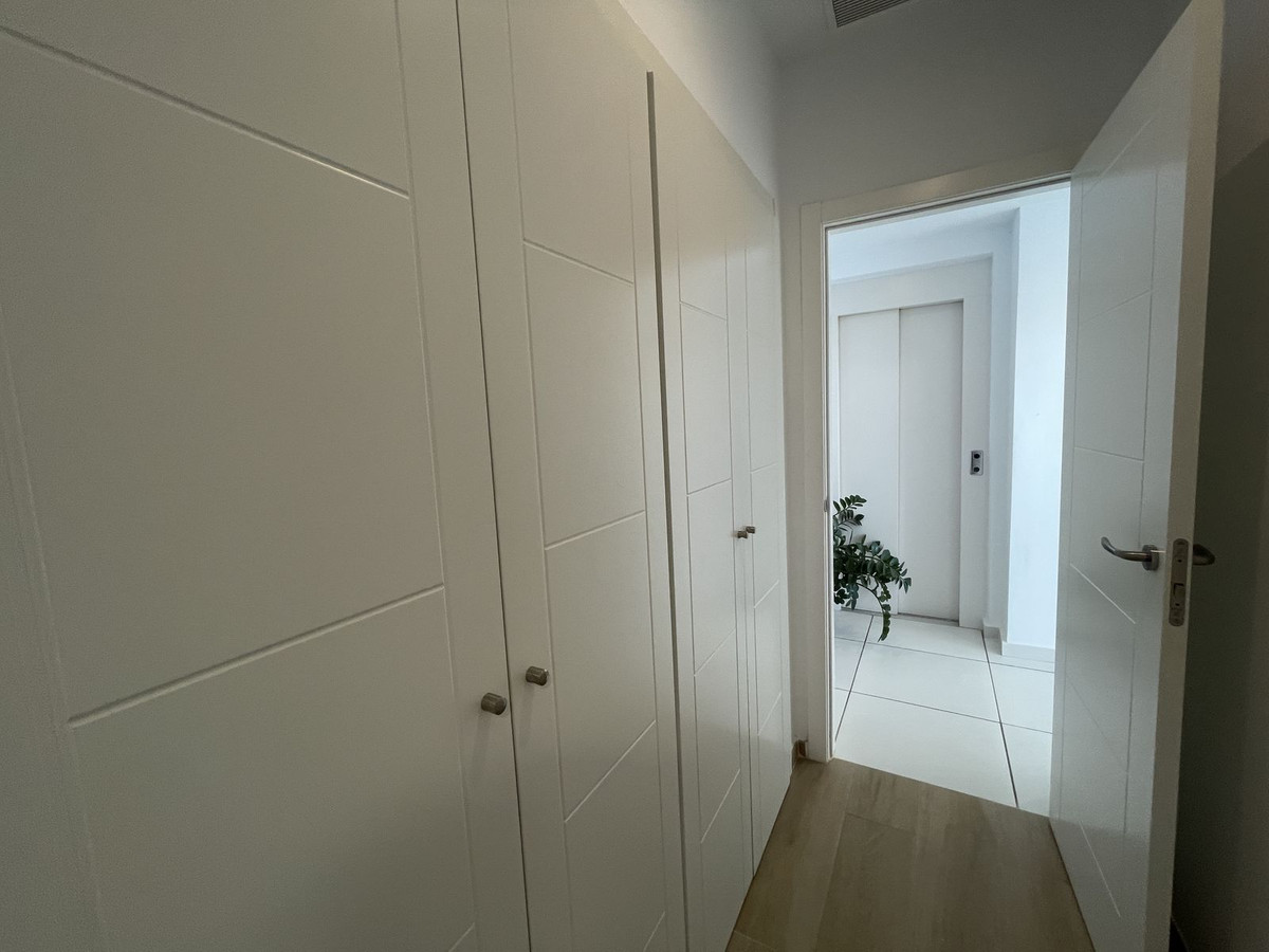 b994c0f5d157692ac5ea79729ca136bc - 16