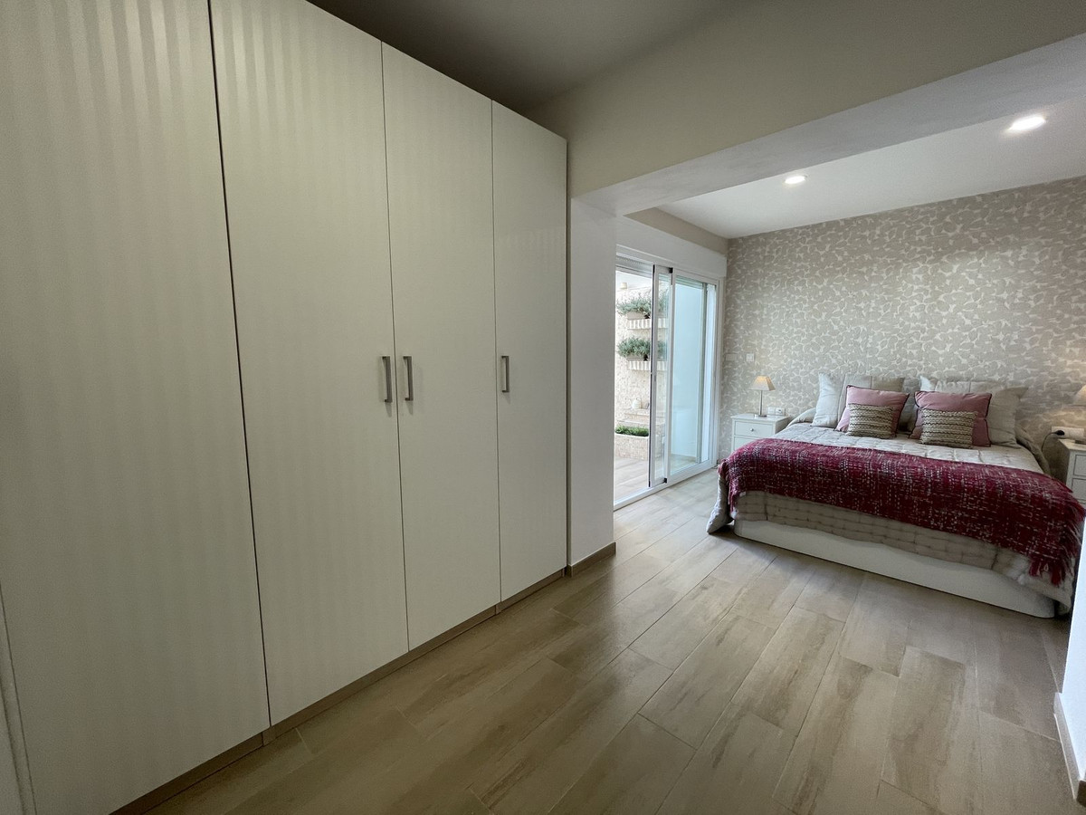 b994c0f5d157692ac5ea79729ca136bc - 17