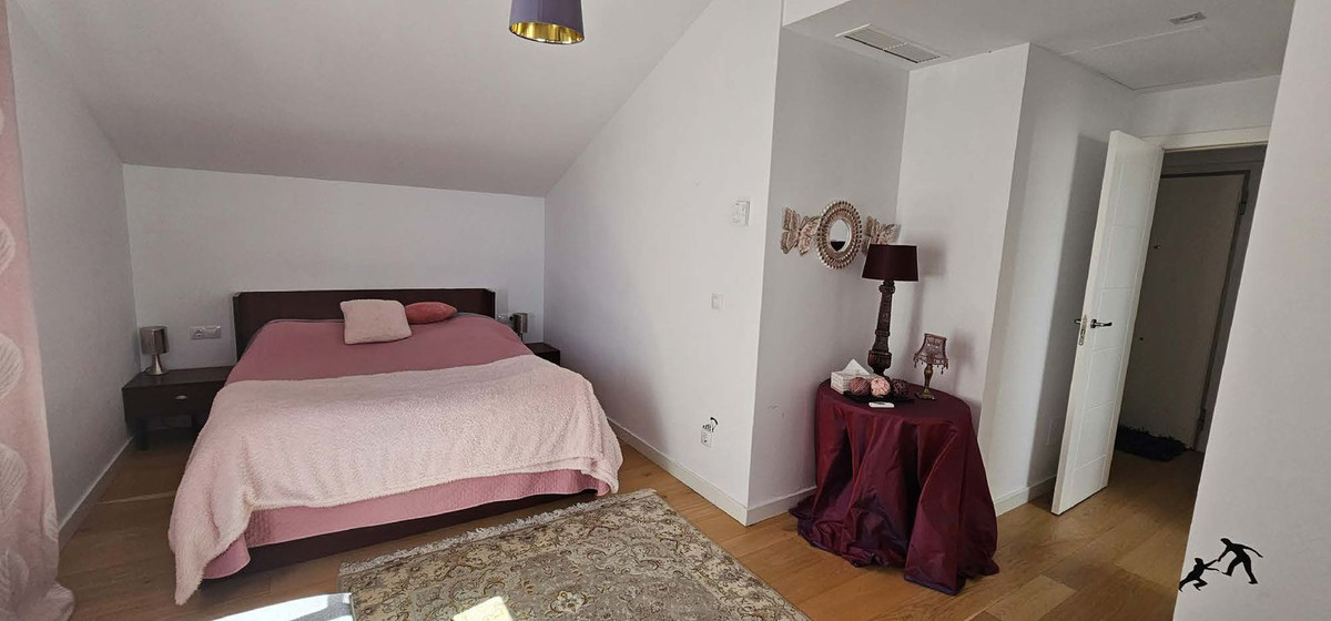 b994c0f5d157692ac5ea79729ca136bc - 19