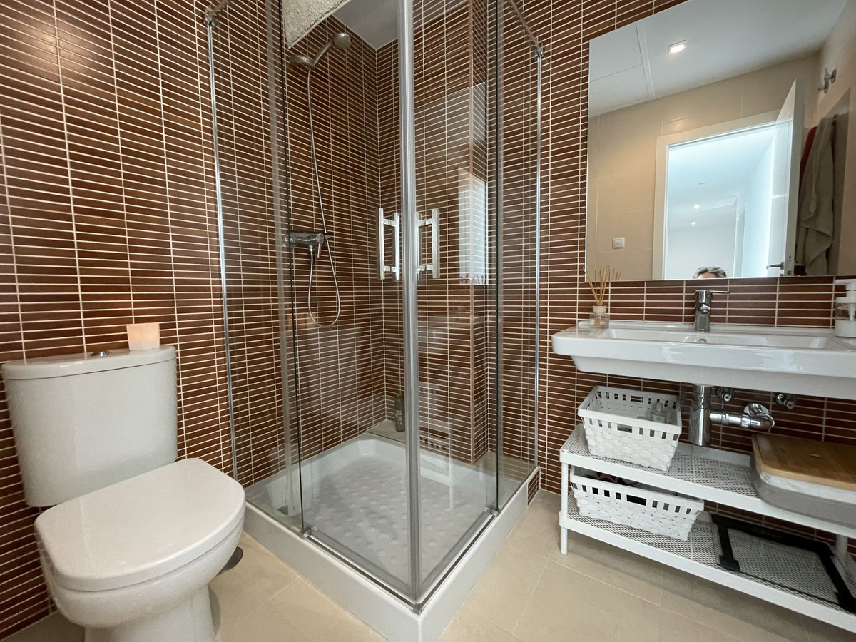 b994c0f5d157692ac5ea79729ca136bc - 20