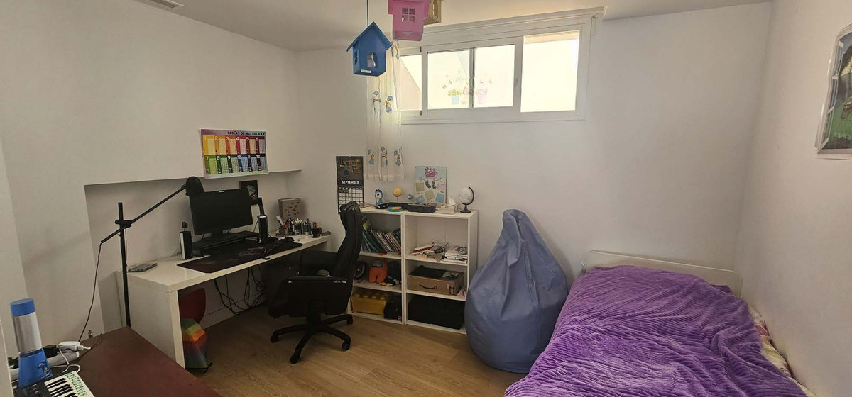 b994c0f5d157692ac5ea79729ca136bc - 21