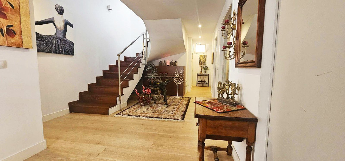 b994c0f5d157692ac5ea79729ca136bc - 24