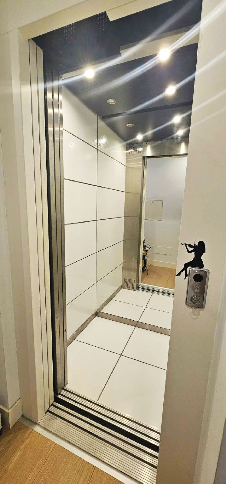 b994c0f5d157692ac5ea79729ca136bc - 25