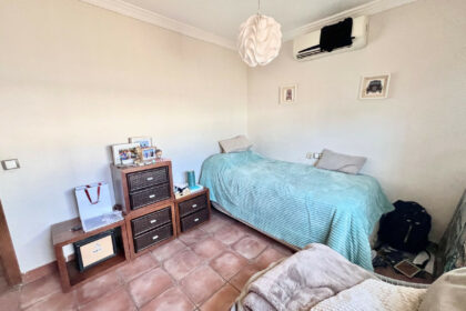 bb8f6e5e5244b712b538aba86eb2d25c - 12