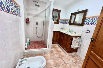 bb8f6e5e5244b712b538aba86eb2d25c - 17