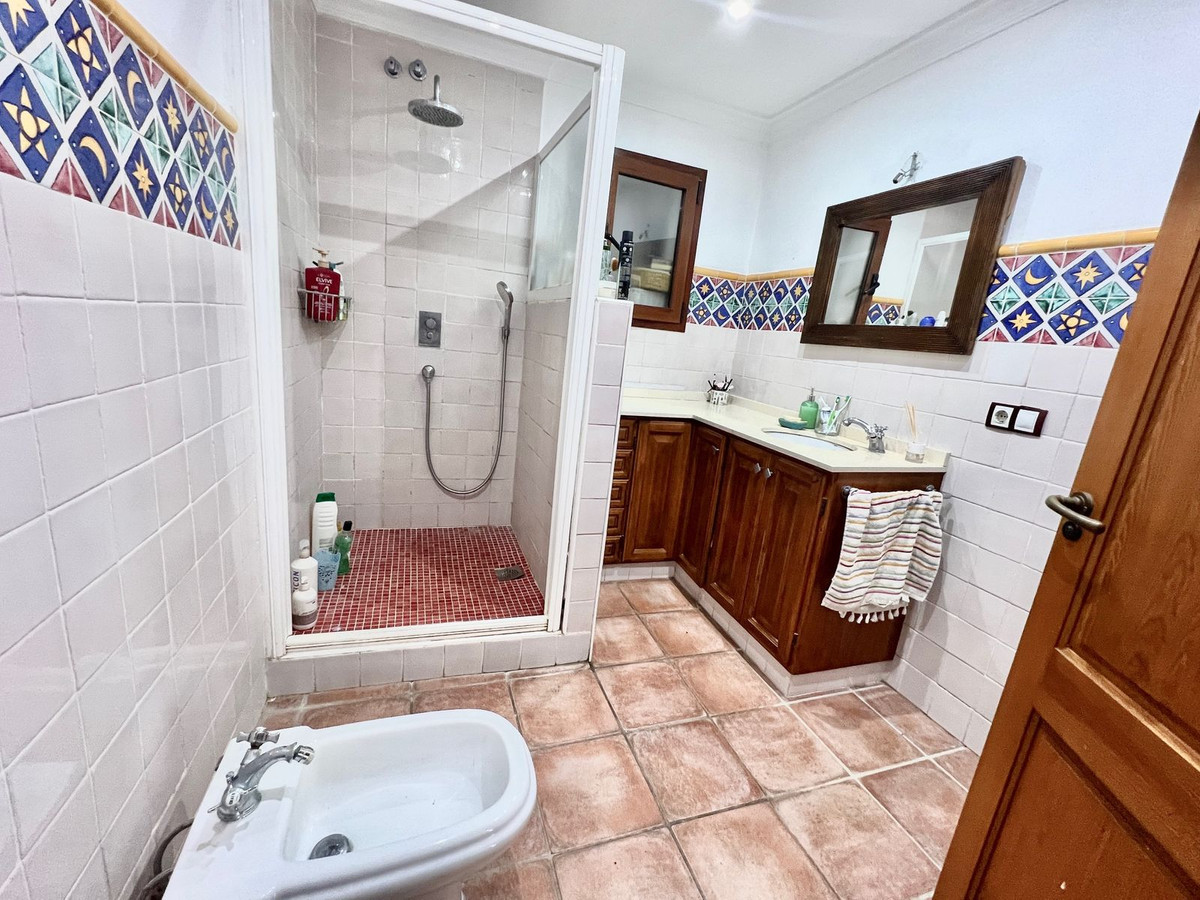 bb8f6e5e5244b712b538aba86eb2d25c - 17