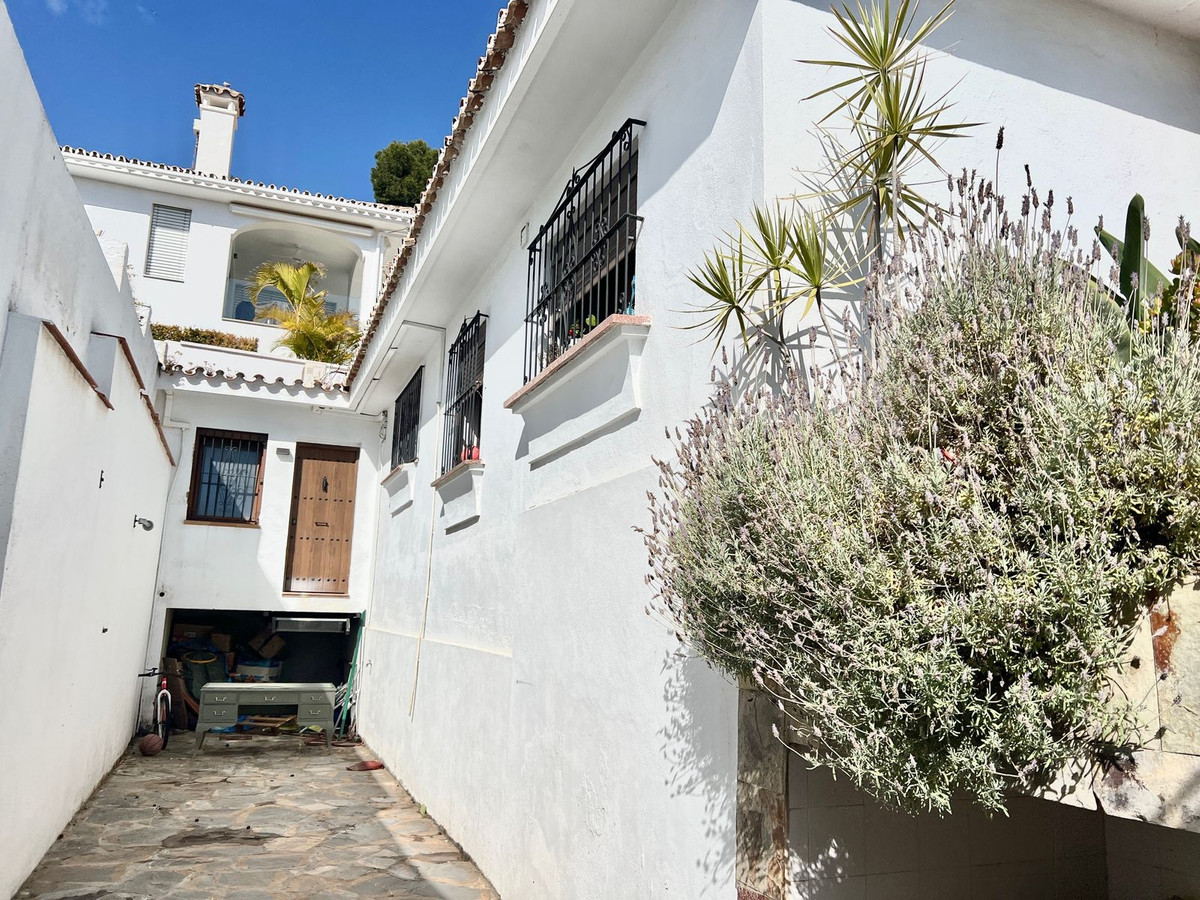 bb8f6e5e5244b712b538aba86eb2d25c - 18