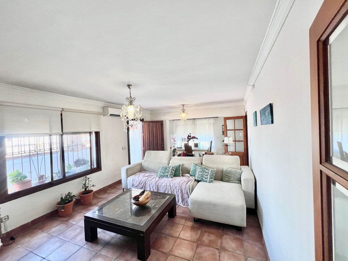 bb8f6e5e5244b712b538aba86eb2d25c - 4