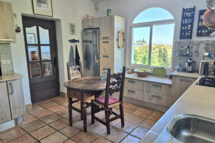 c2bf521605ec2eee44d5cf74aaad3167 - 10