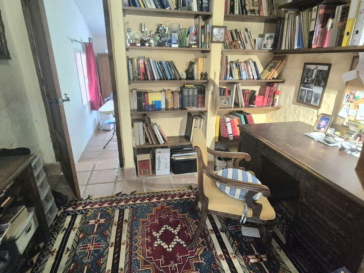 c2bf521605ec2eee44d5cf74aaad3167 - 19