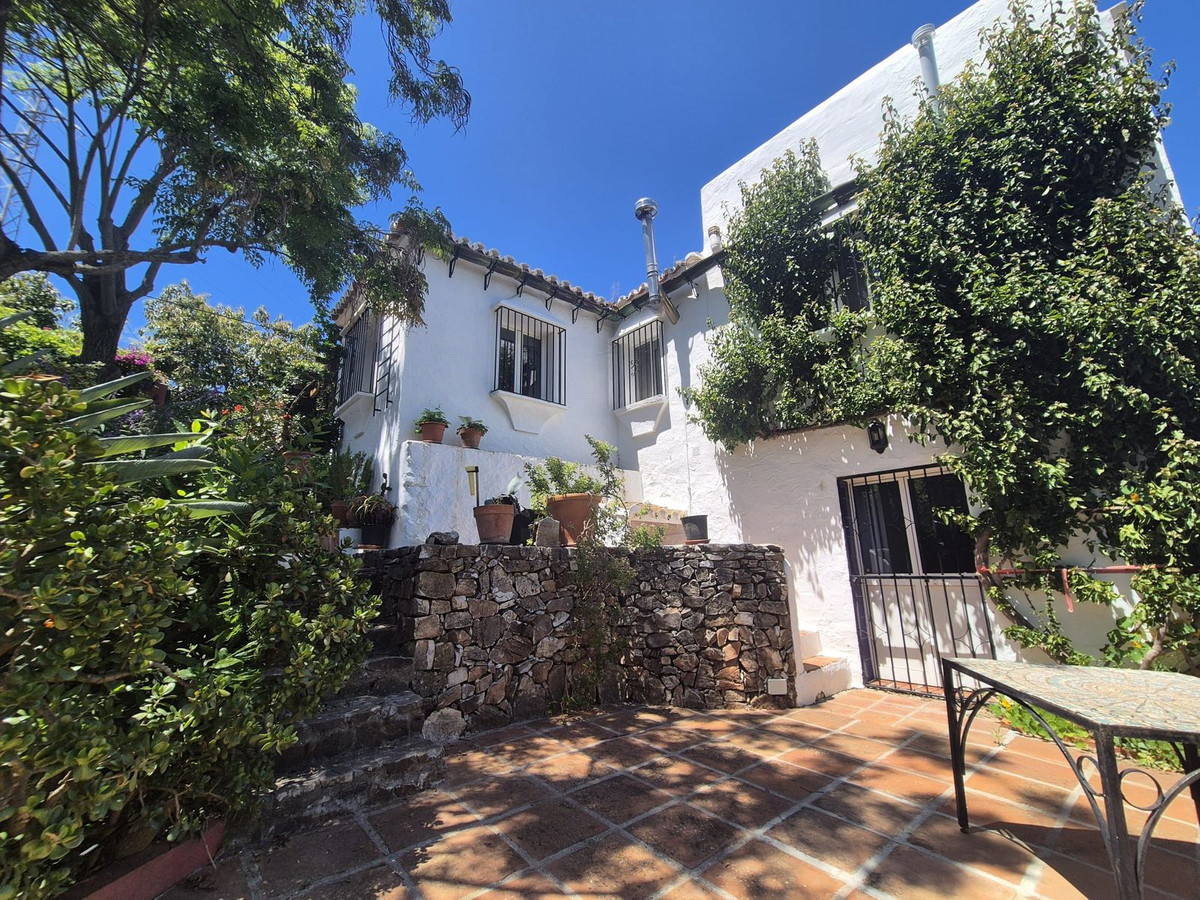 c2bf521605ec2eee44d5cf74aaad3167 - 23