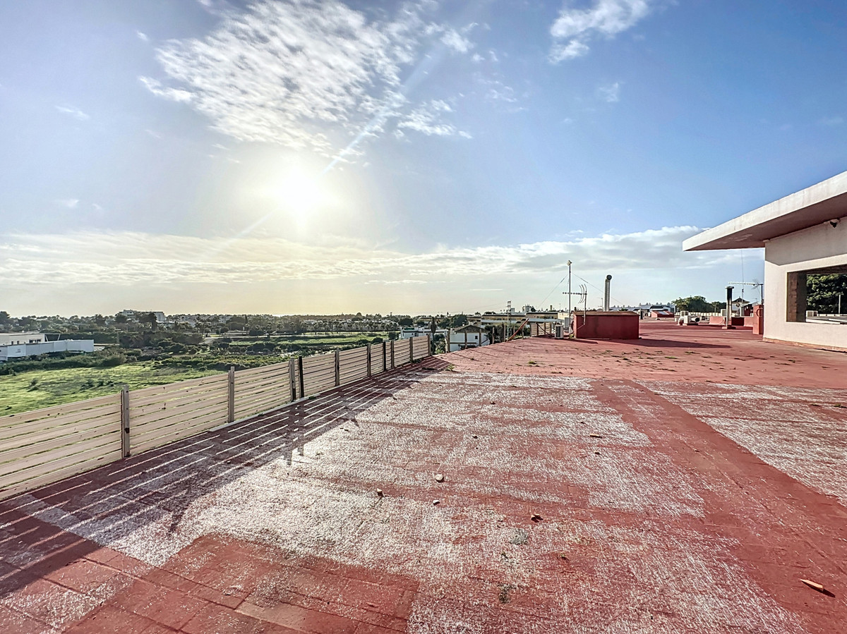 cae7cfe6394fc2ac5cda02979fac79a7 - 23