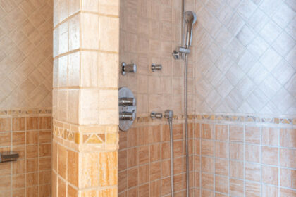 cc9d54f1560e597b42283b00e1404029 - 20