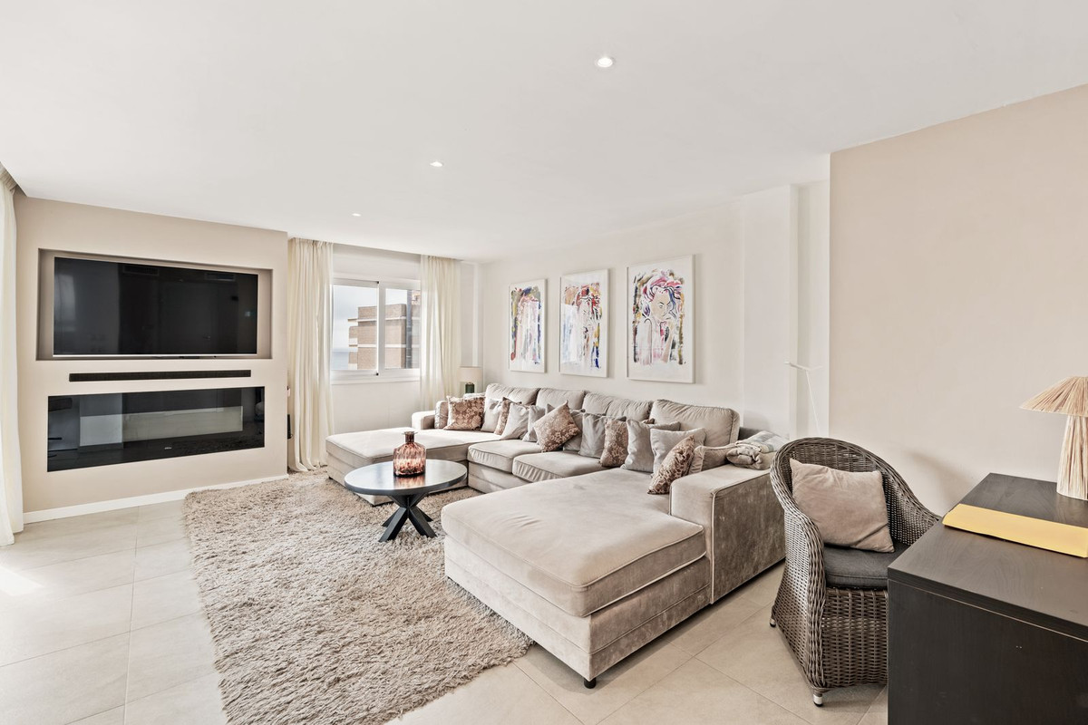 d22b2aa8570df92e626c25a579bbb72e - 14