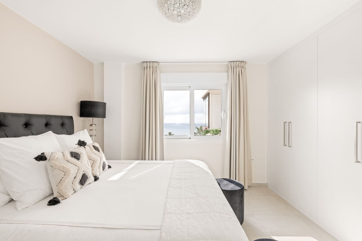 d22b2aa8570df92e626c25a579bbb72e - 15