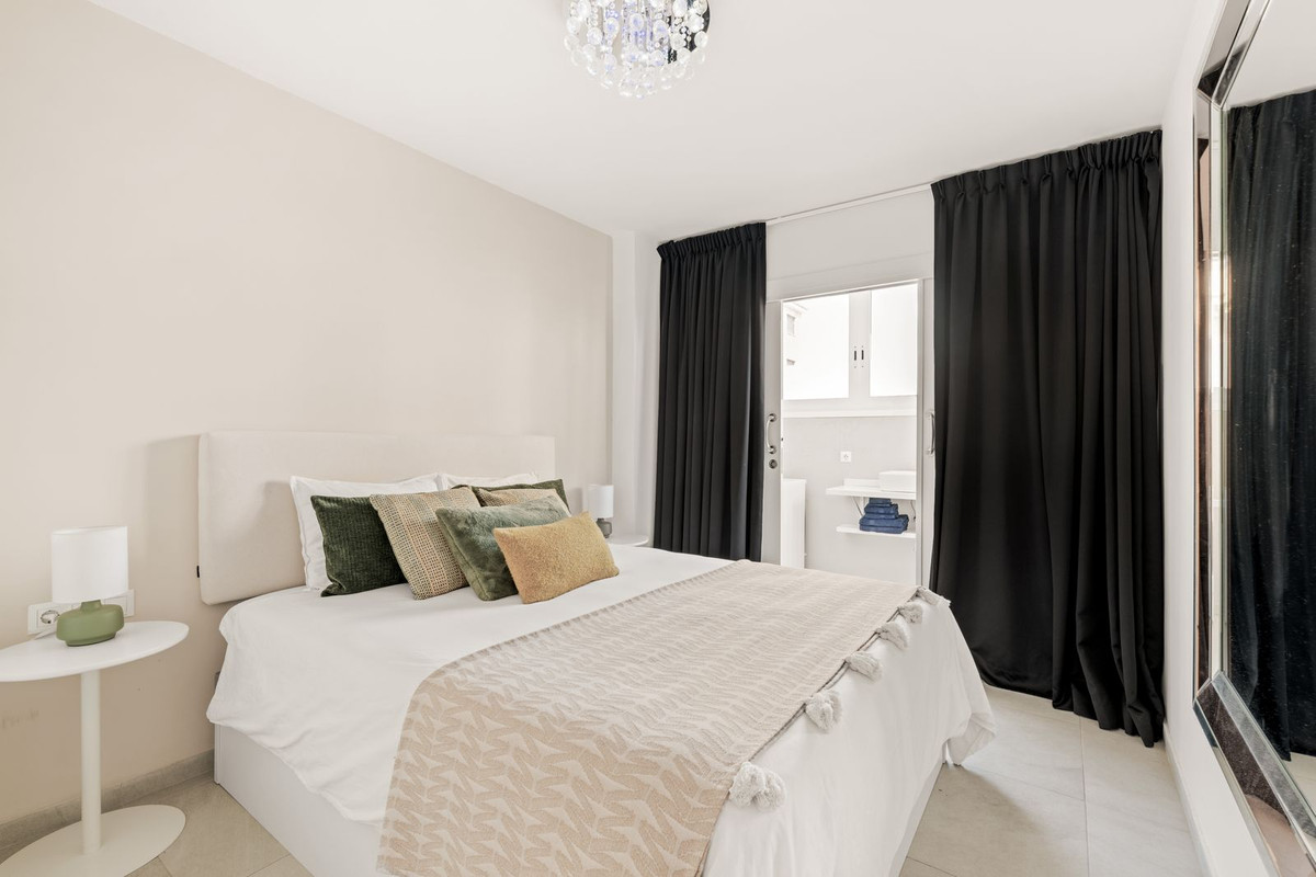 d22b2aa8570df92e626c25a579bbb72e - 19