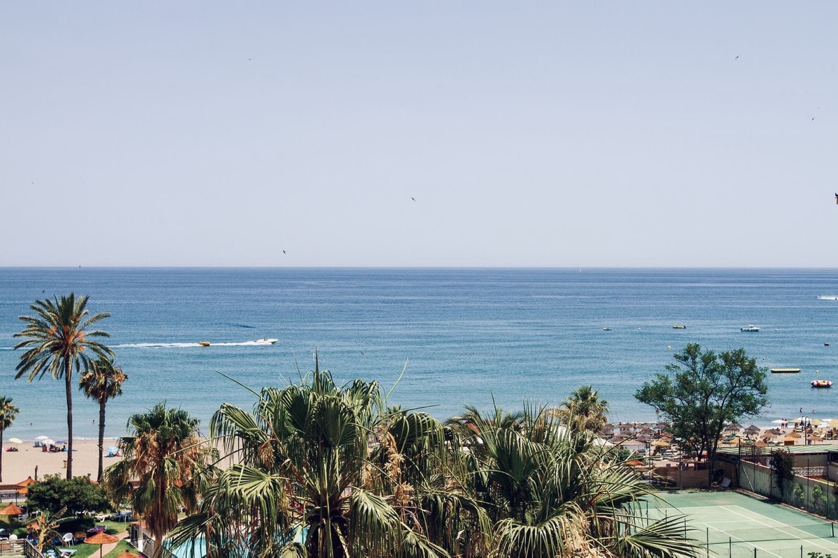 d22b2aa8570df92e626c25a579bbb72e - 2