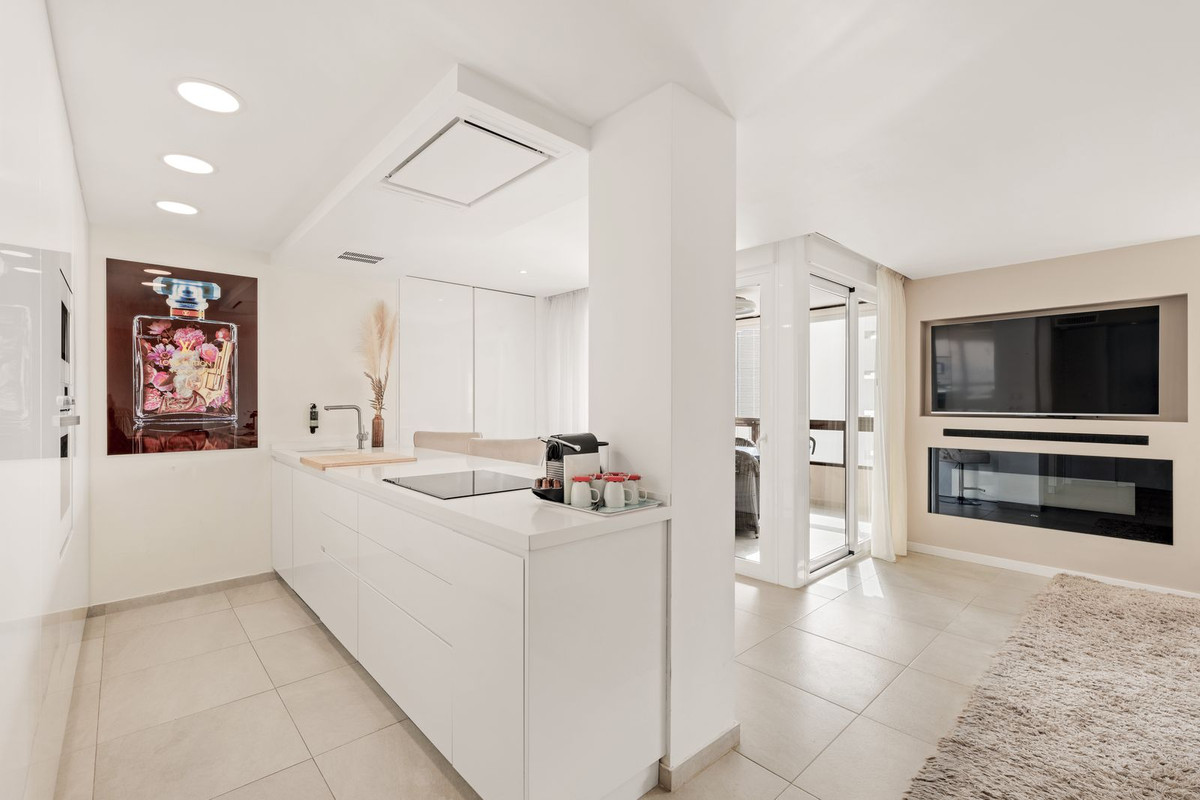 d22b2aa8570df92e626c25a579bbb72e - 3