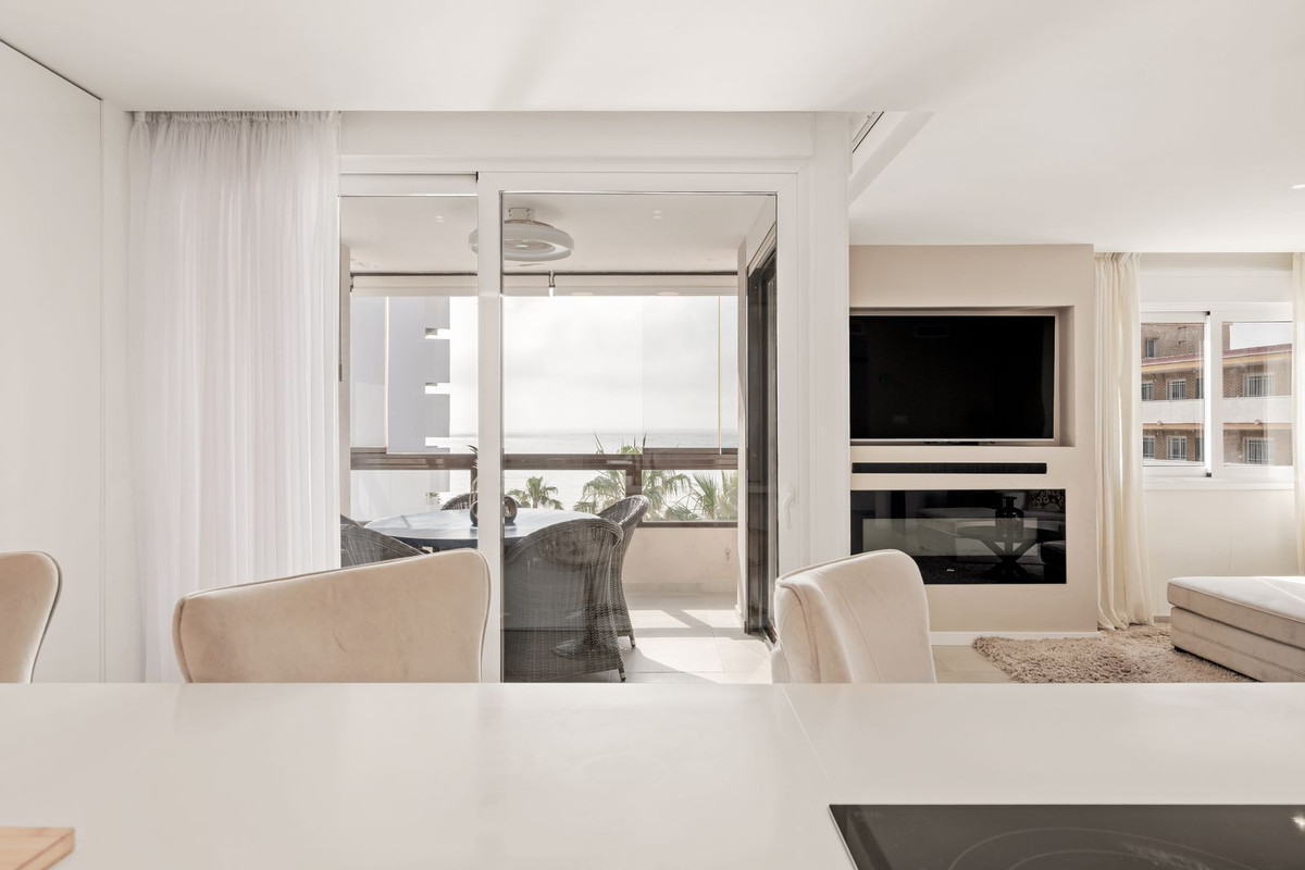 d22b2aa8570df92e626c25a579bbb72e - 8