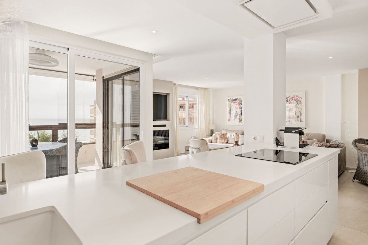 d22b2aa8570df92e626c25a579bbb72e - 9