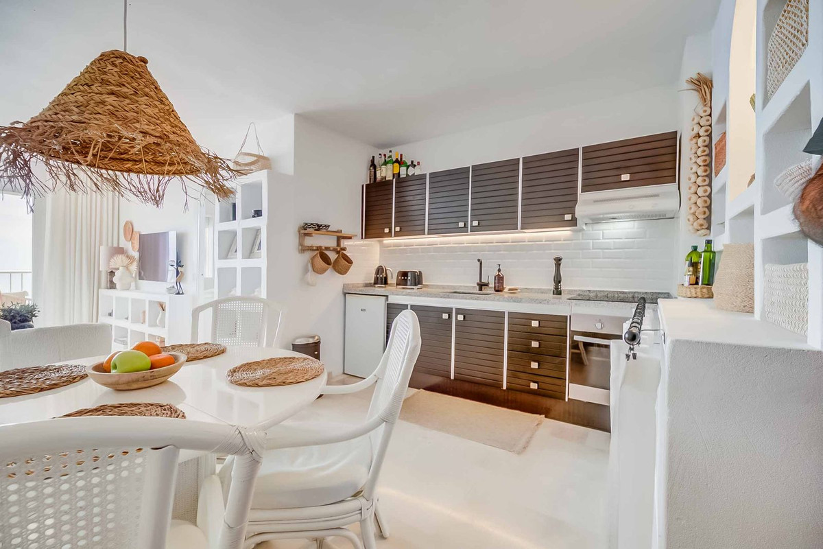 d2abe34c92cf0b94c308a817513a6e0b - 11