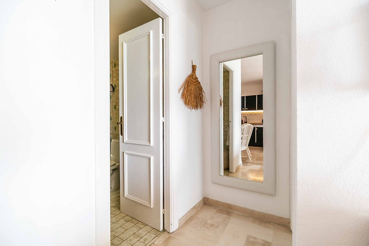 d2abe34c92cf0b94c308a817513a6e0b - 18