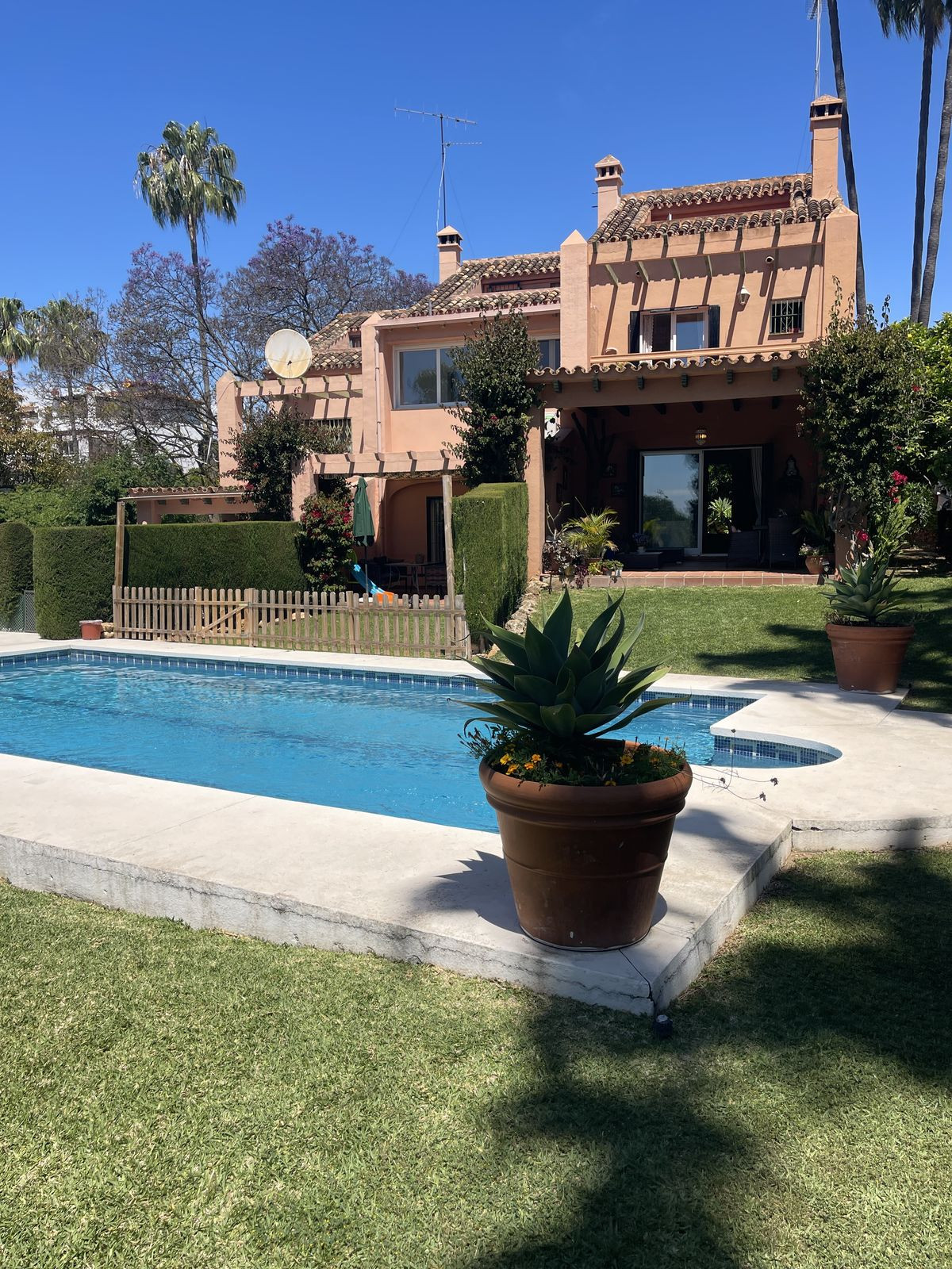 d2cbee31f981ff4113199acf73e89b62 - 24