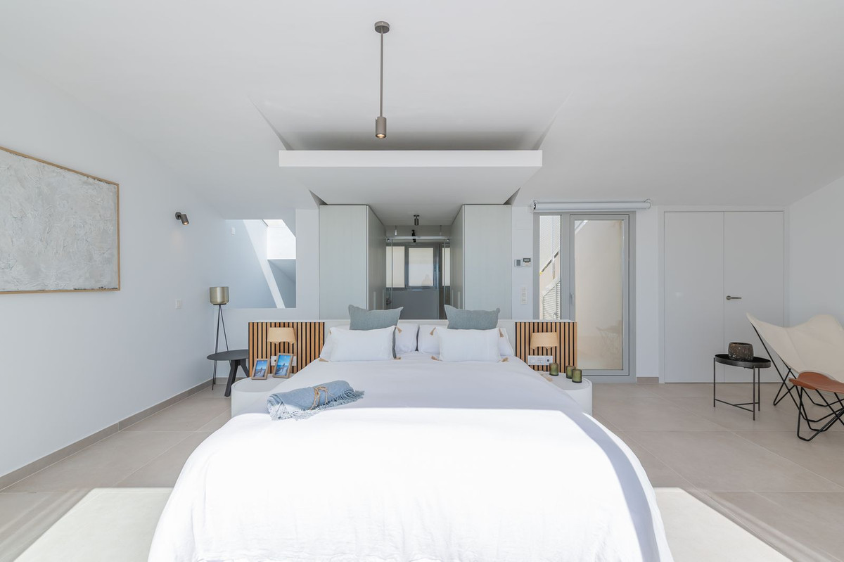 d544788c8689ccbe7bf8516e76eff485 - 12