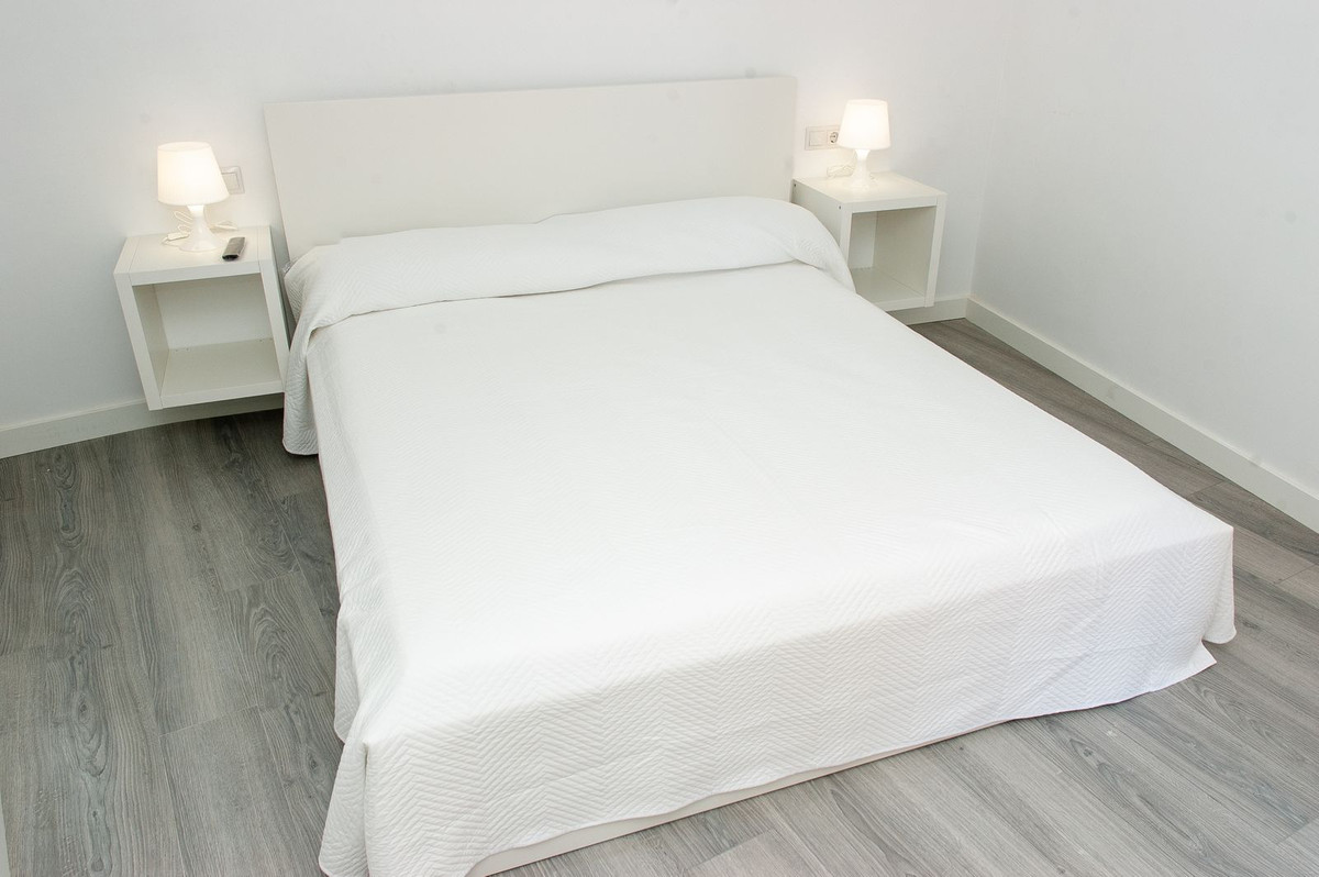 f77d9bc7157200e5975355fed1edd4e4 - 12