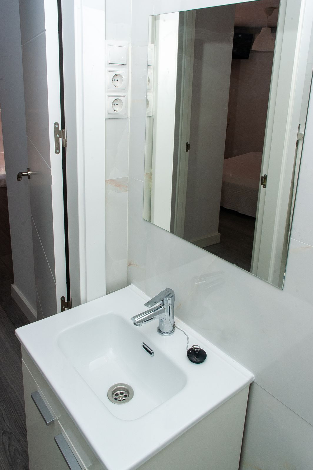 f77d9bc7157200e5975355fed1edd4e4 - 26