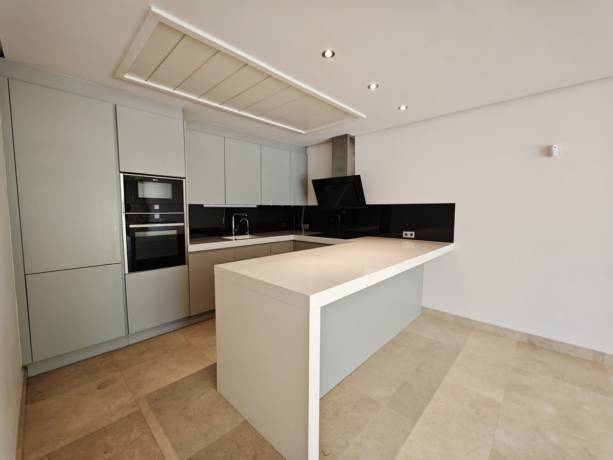 f7f22e0050ab21396efc59177cdbad25 - 12