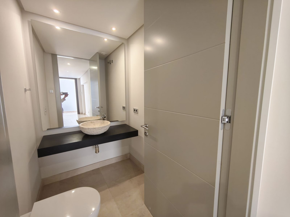 f7f22e0050ab21396efc59177cdbad25 - 19