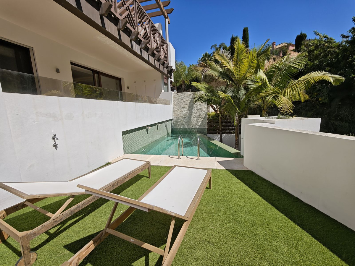 f7f22e0050ab21396efc59177cdbad25 - 2