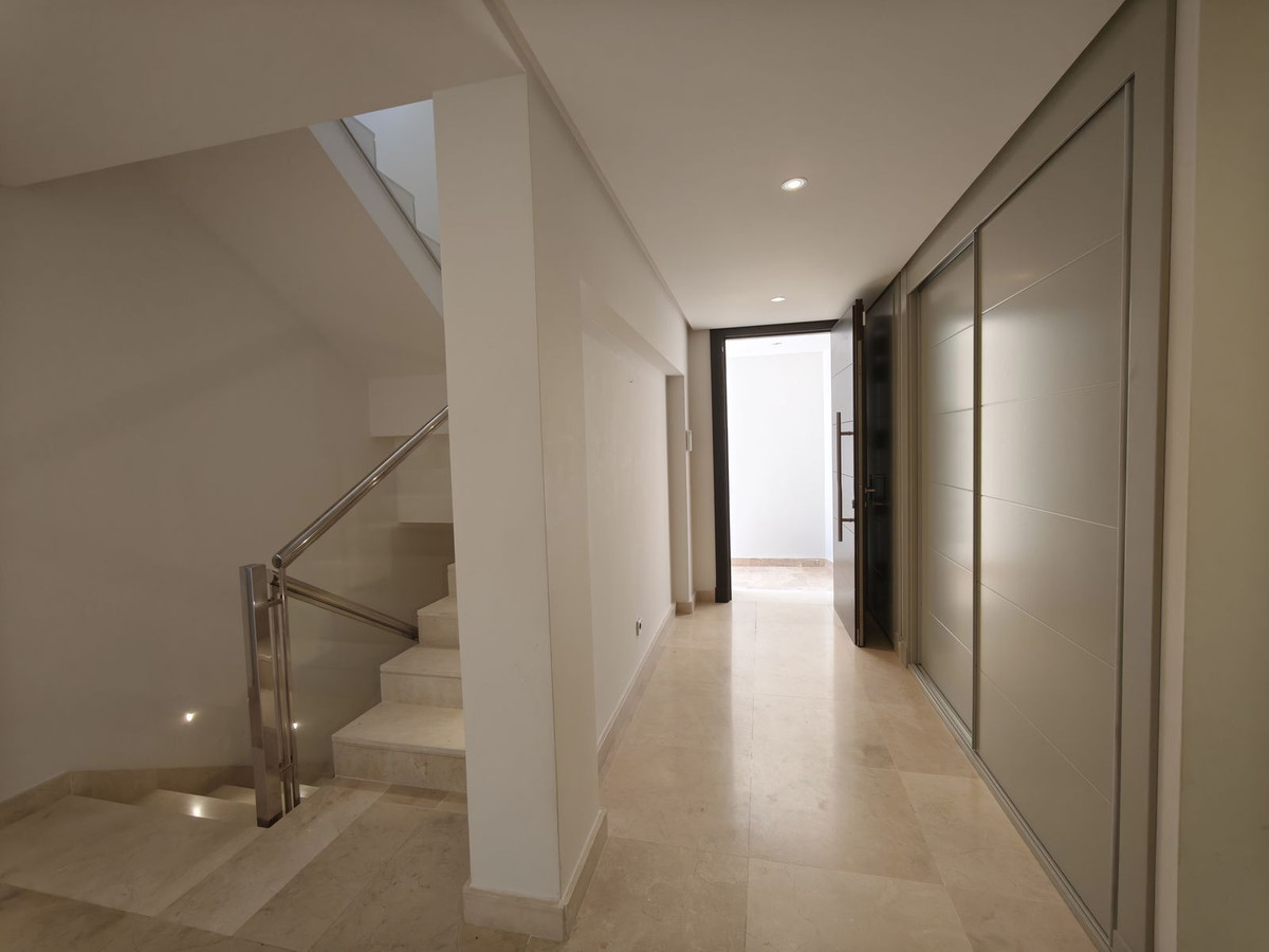 f7f22e0050ab21396efc59177cdbad25 - 21