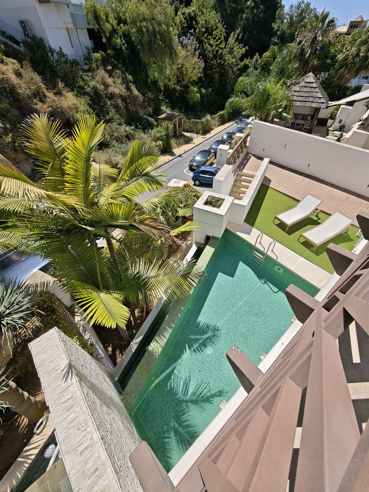 f7f22e0050ab21396efc59177cdbad25 - 30