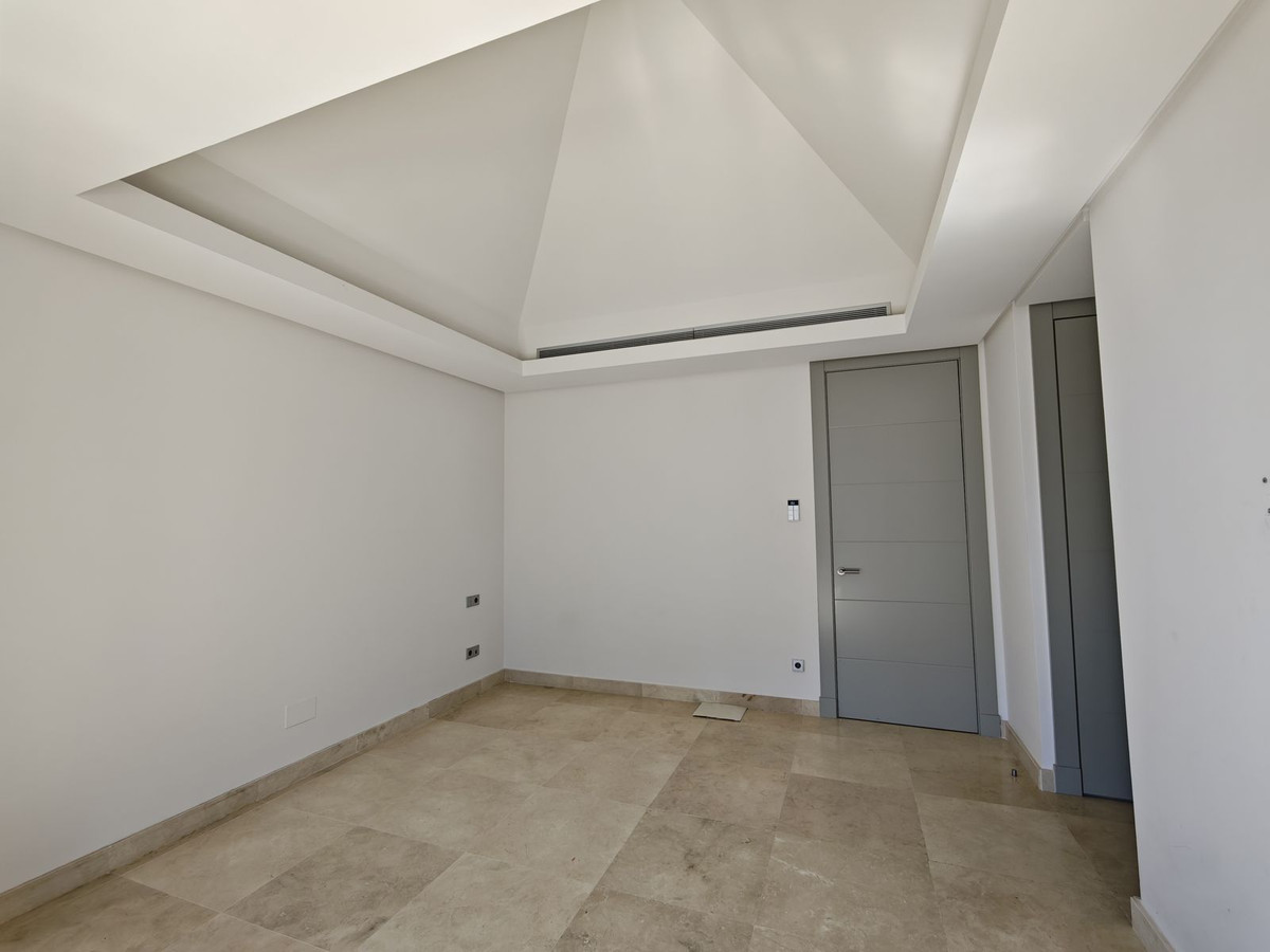 f7f22e0050ab21396efc59177cdbad25 - 32