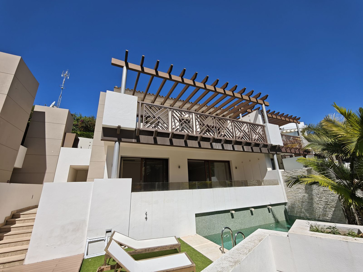 f7f22e0050ab21396efc59177cdbad25 - 4