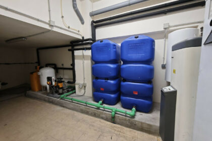 f7f22e0050ab21396efc59177cdbad25 - 52