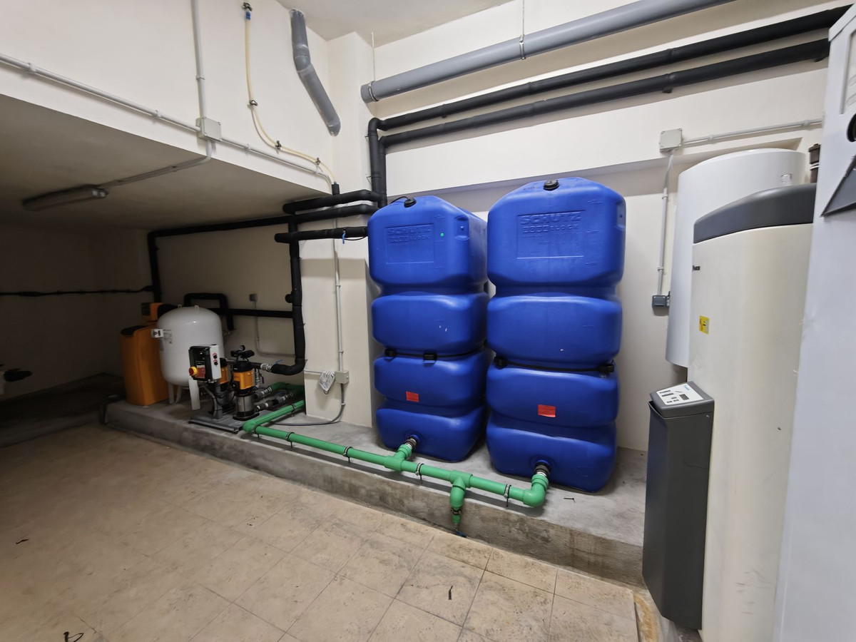 f7f22e0050ab21396efc59177cdbad25 - 52