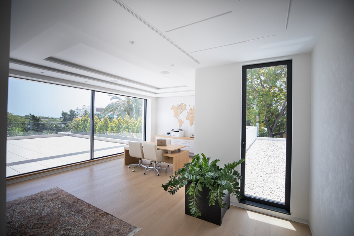 faca03f601d0a155a2b109df1db82592 - 16