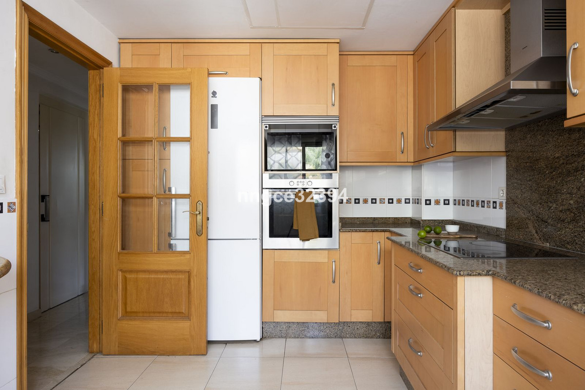 16a685289068635d4a4d9c935dea4e13 - 12